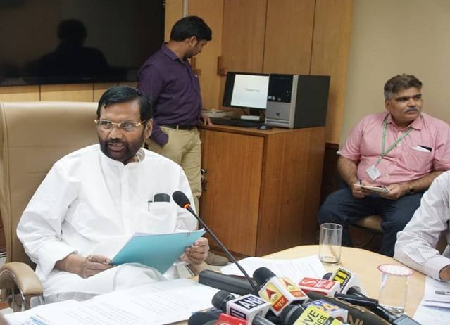 paswan-suggests-100-per-cent-jute-for-food-packaging