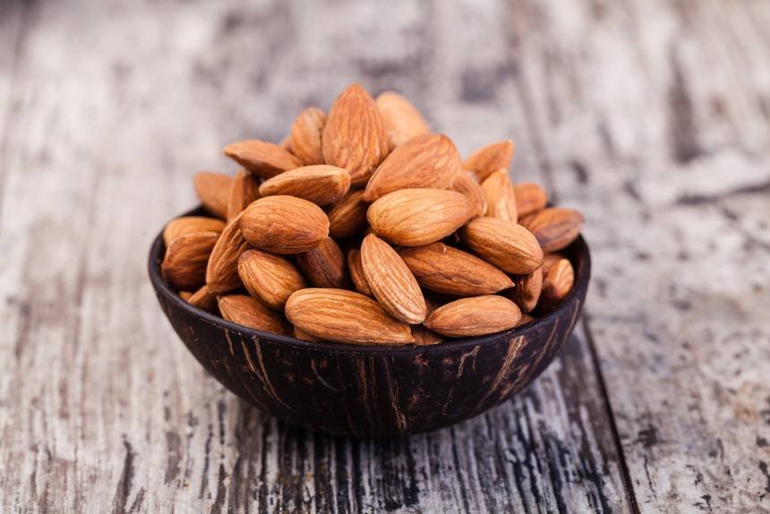 almond-board-announces-5-9-m-research-investment