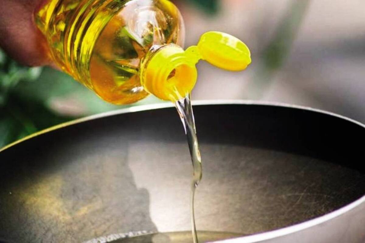 Edible oil players Adani Willmar, Ruchi Industries cut prices by Rs 15 -20 per Ltr