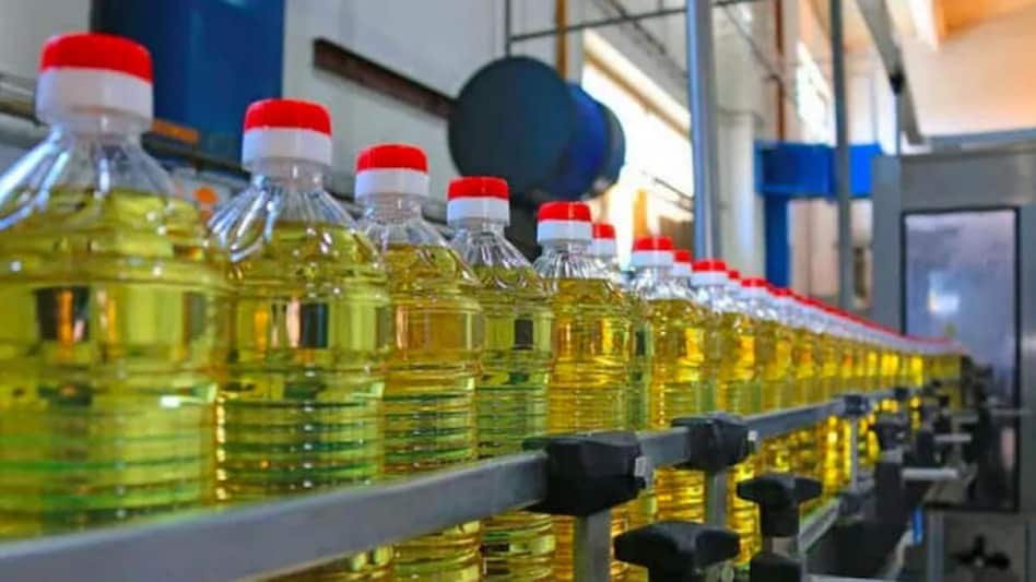 inspection-reveals-large-quantities-of-edible-oils-in-maharashtra-and-rajasthan