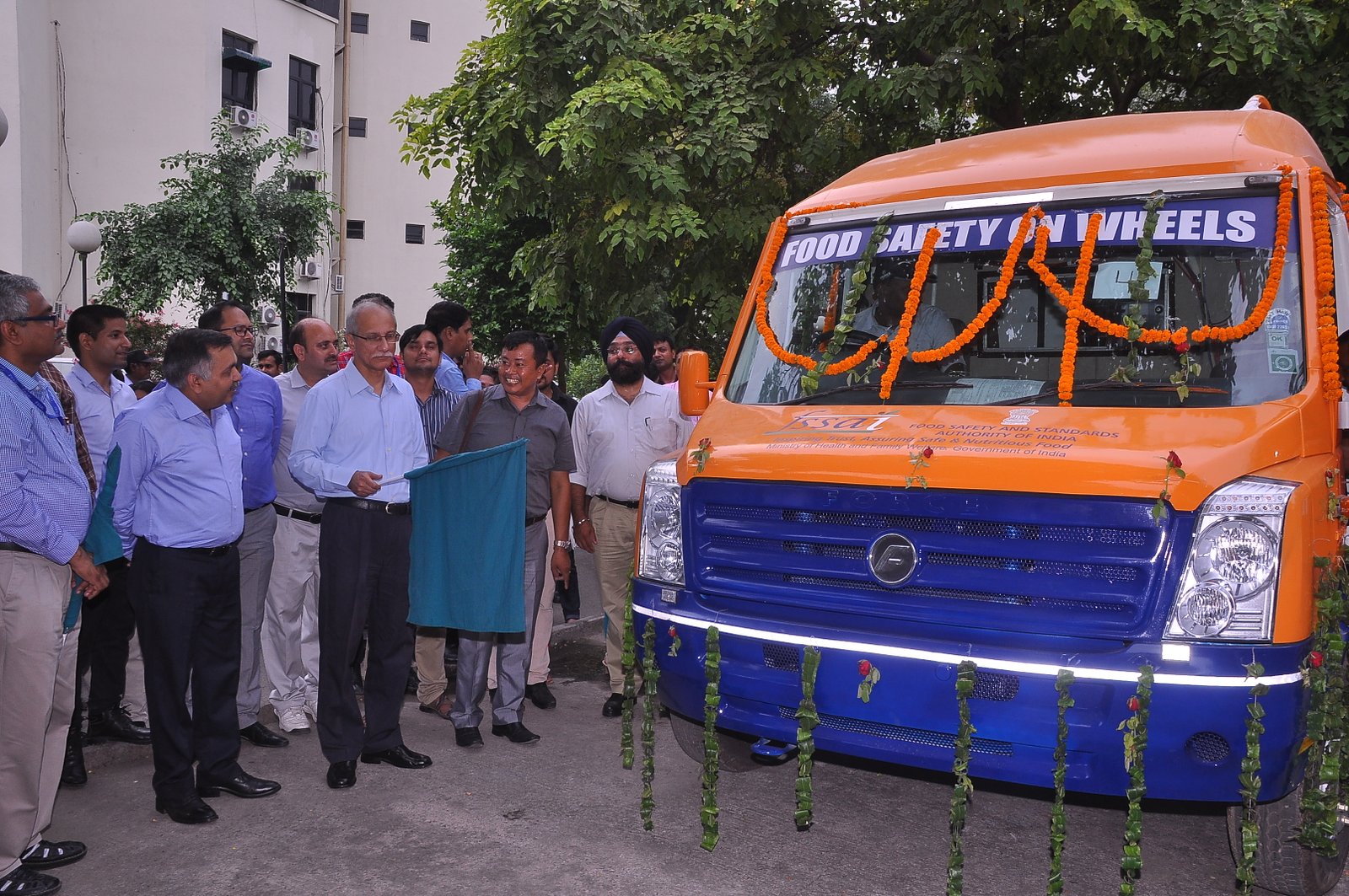 fssai-unveils-food-safety-on-wheels-to-push-food-testing-system