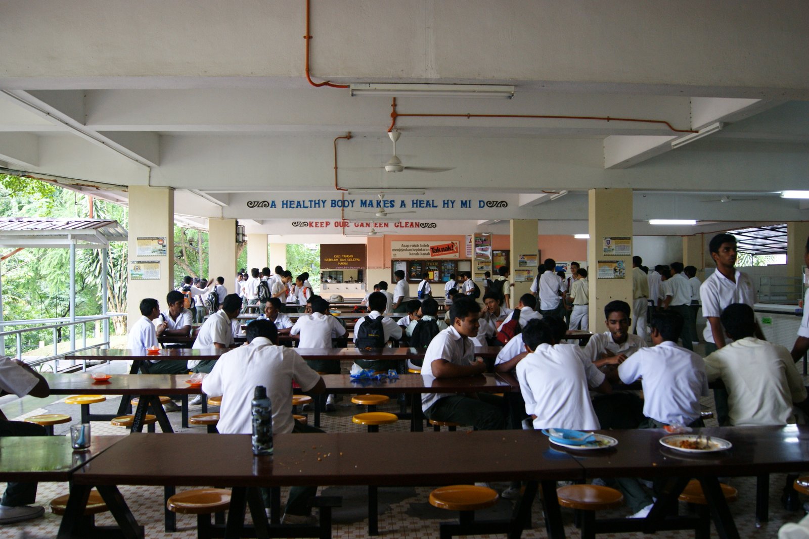 Department of food safety shuts down 10 canteens