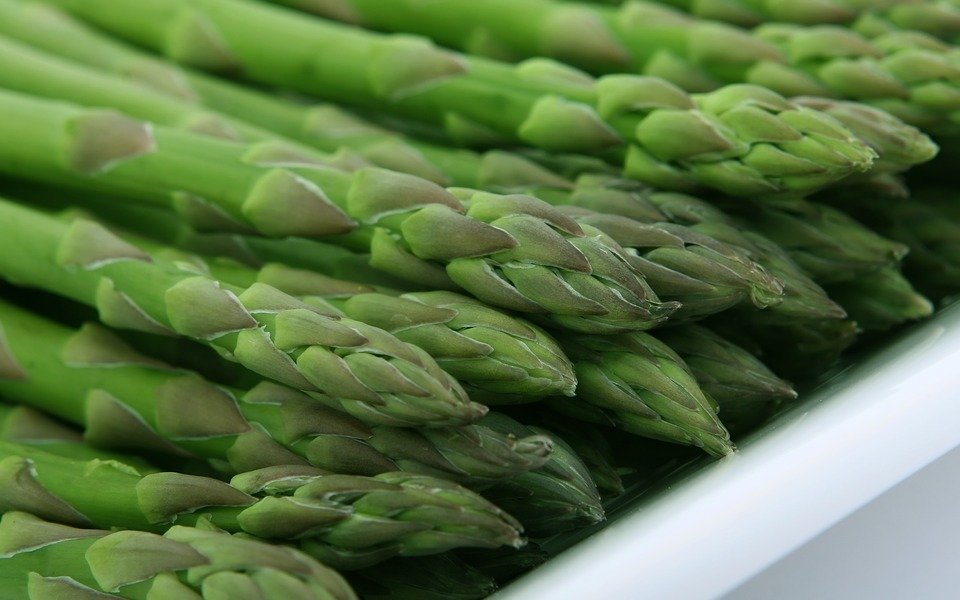 A new study links a compound in asparagus to breast cancer