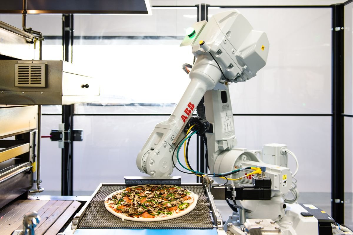 robot-pizza-maker-raises-375-mn-from-softbank