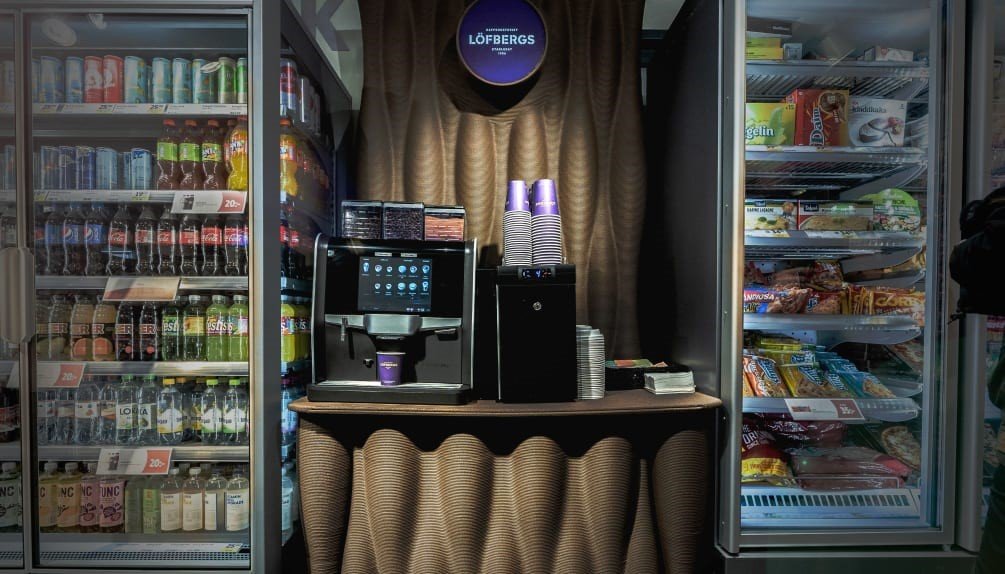 lfbergs-sculptur-pioneer-3d-printing-of-beverage-stations-from-coffee-production-waste