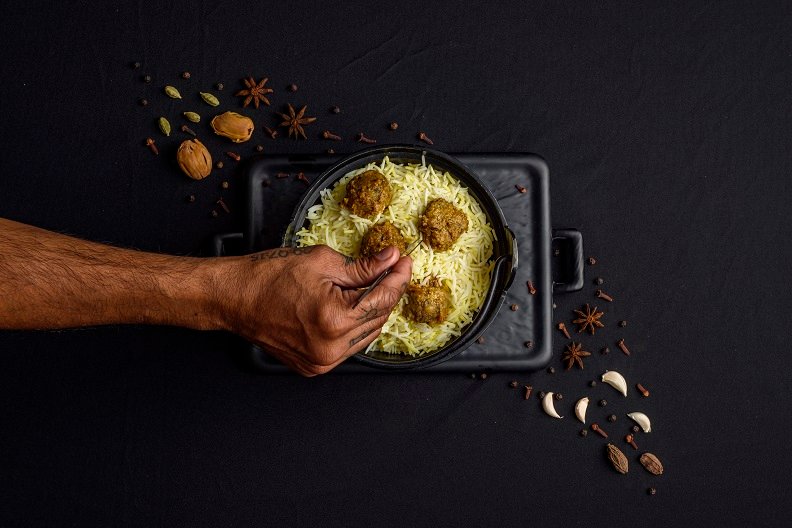 charcoal-eats-launches-indias-first-plant-based-chicken-keema-biryani