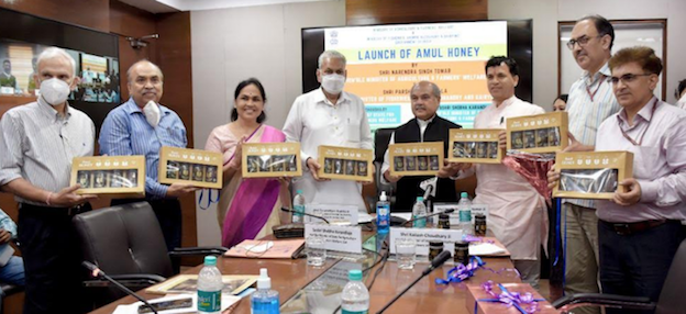 amul-launches-new-honey-product-in-cooperation-with-national-bee-board